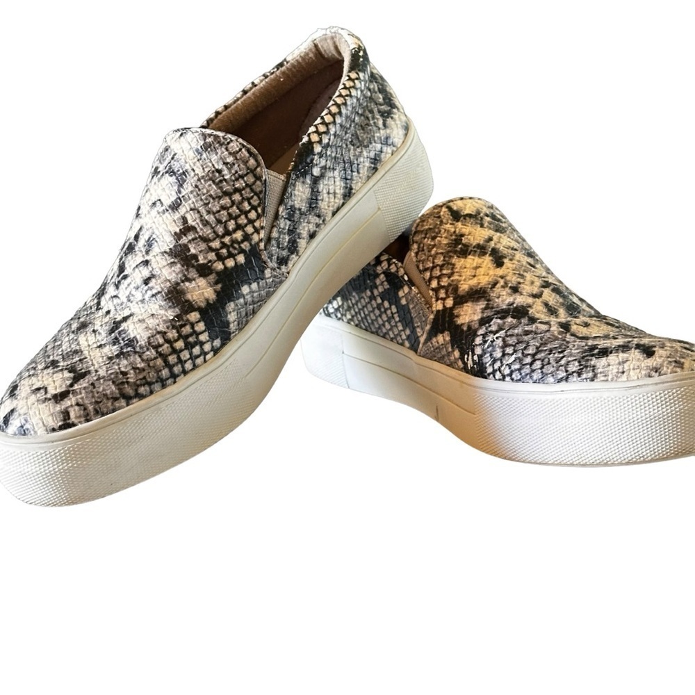 5 for $40 SALE! 
Steve Madden Gills Snake Print Slip-On Platform Sneakers sz7